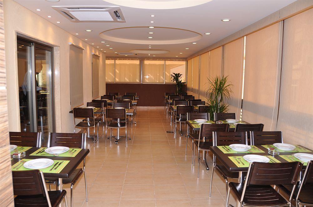 Orient Prince Hotel Бейрут Ресторан фото