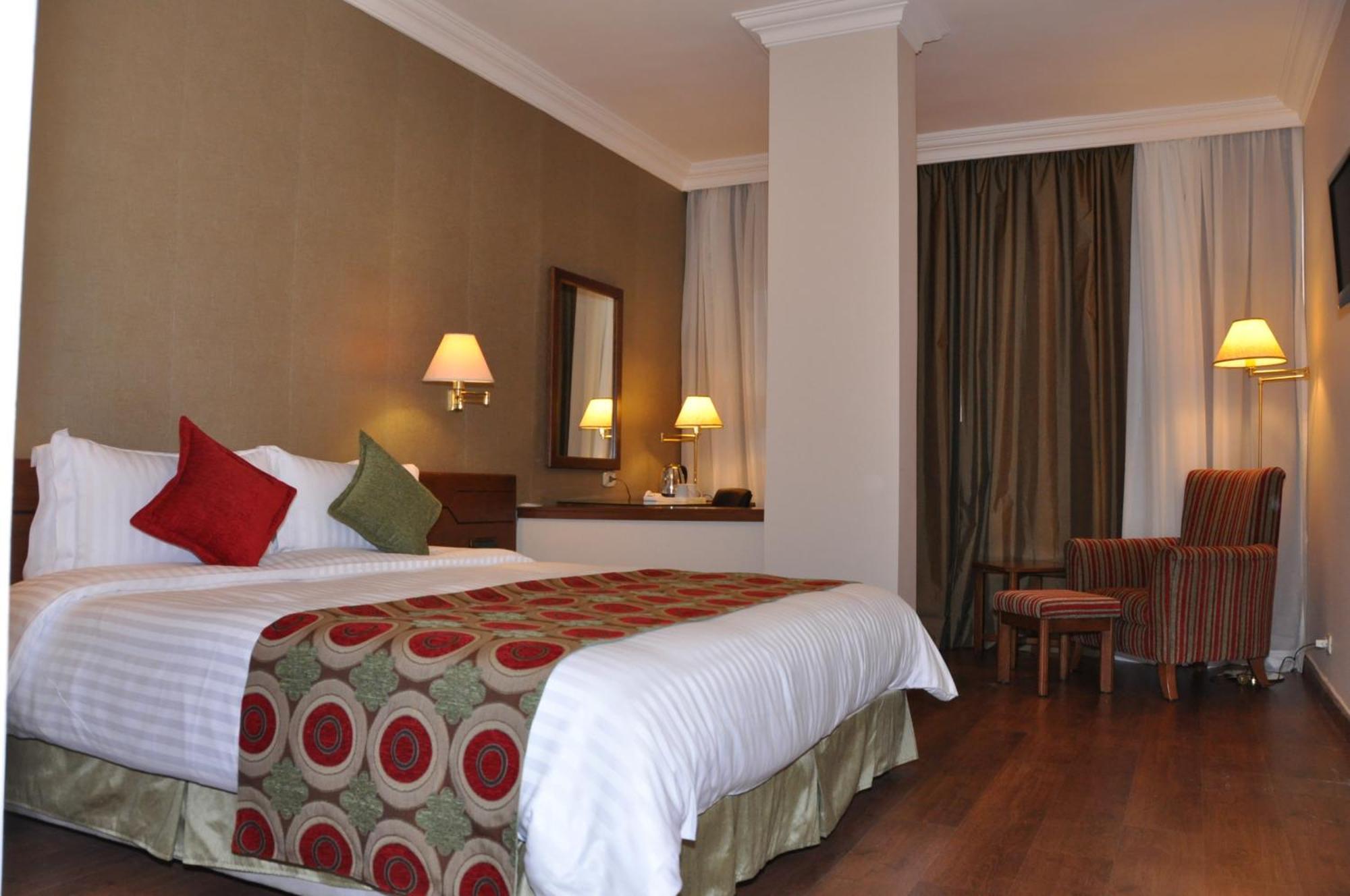 Orient Prince Hotel Бейрут Экстерьер фото