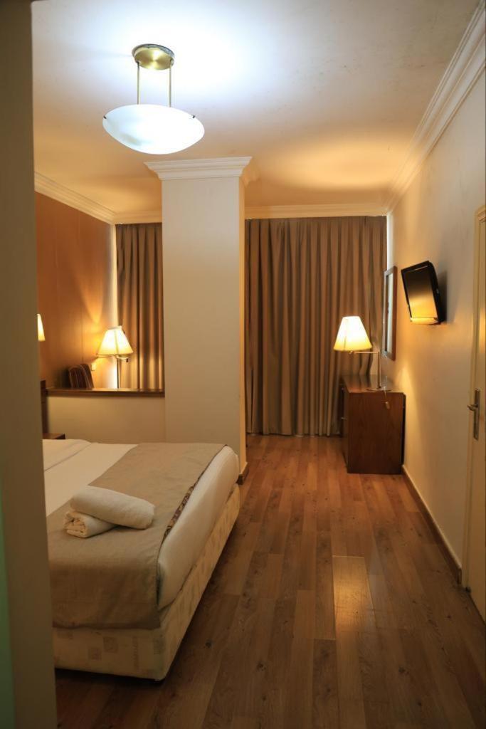 Orient Prince Hotel Бейрут Экстерьер фото