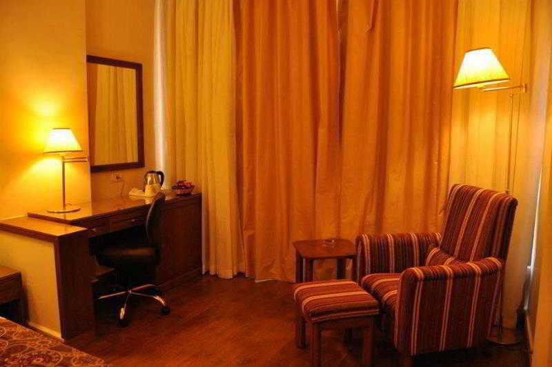 Orient Prince Hotel Бейрут Экстерьер фото