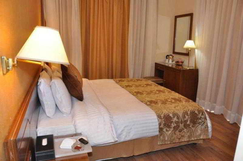 Orient Prince Hotel Бейрут Экстерьер фото