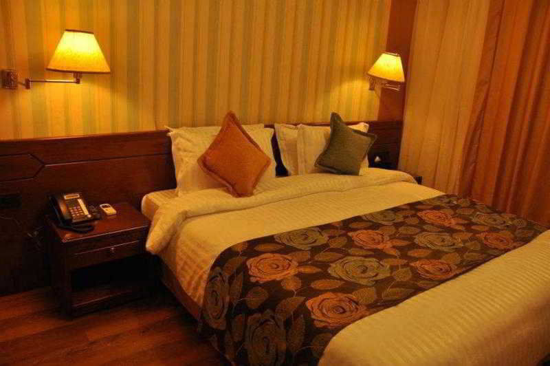 Orient Prince Hotel Бейрут Экстерьер фото