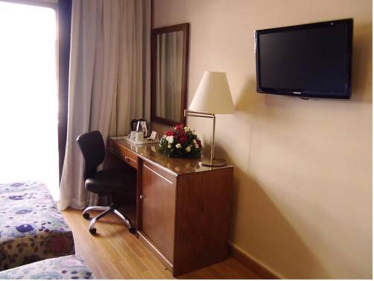 Orient Prince Hotel Бейрут Экстерьер фото