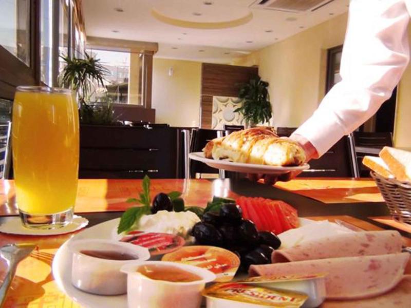 Orient Prince Hotel Бейрут Экстерьер фото